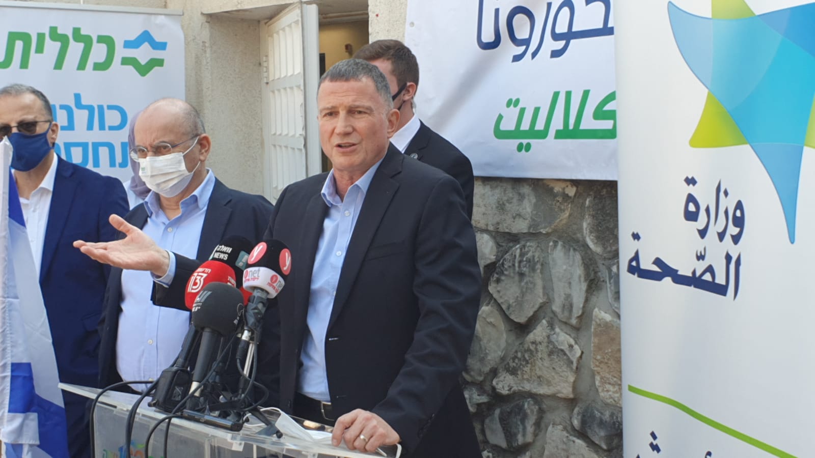 סיור חיסונים בערי הצפון ע"י השר יולי אדלשטיין
